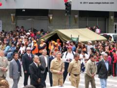 Promoción del año 1968 Desfile 150 Años Aniversario Colegio Bolívar Ambato 2011
