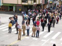 Promoción del año 1977 Desfile 150 Años Aniversario Colegio Bolívar Ambato 2011